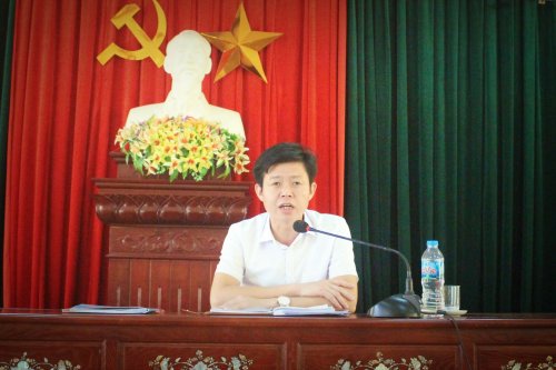 1. Đồng chí Lê Hồng Quang - TVHU - Phó Chủ tịch TT UBND huyện chủ trì hội nghị.jpg